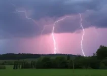 Itapevi deve ter um dia com trovões e raios